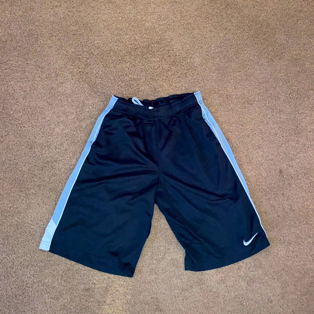 Nike basketball shorts. Youth XL. Black and gray.